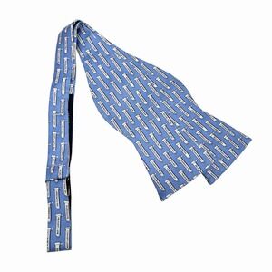 Vineyard Vines Mens Bow Tie Street Roads Signs Blue/Cream 2 5/8" (W) x 36.5" (L)